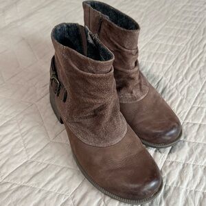 Earth Origins Paige Brown Ankle Boots
